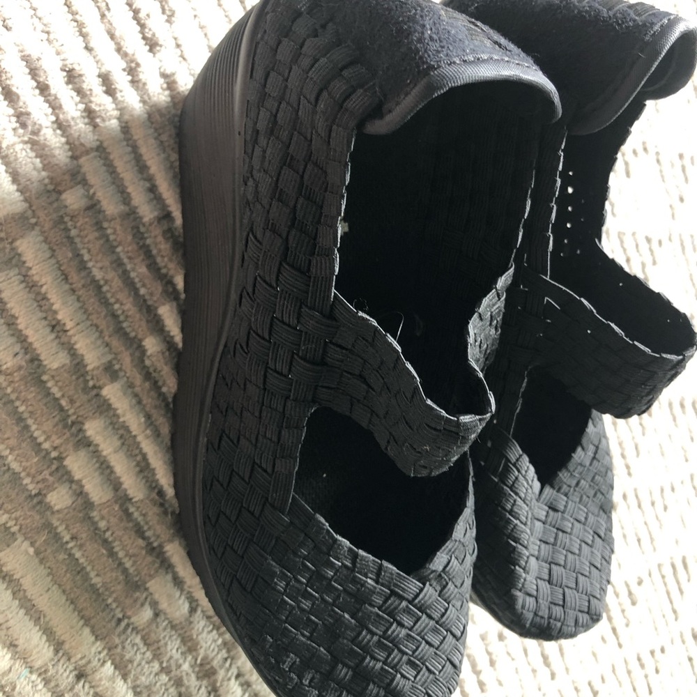 ❌SOLD❌ Comfy Black shoes wedges